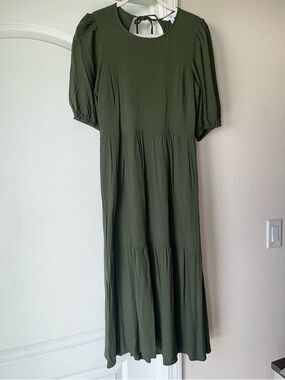 Time and Tru Olive Green Puff-Sleeve Tiered Midi Dress- NWOT!!